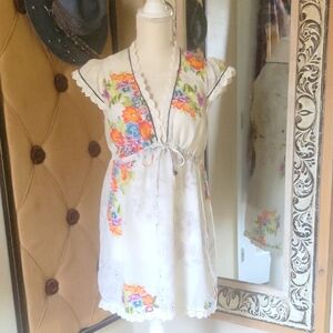 Johnny Was Silk Floral Ivory Tunic Top With Colorful Floral And Lace Trim